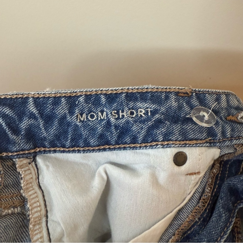 AMERICAN EAGLE Mom Short Distressed Cutoff Summer High Waisted Light Wash Shorts - Picture 8 of 9